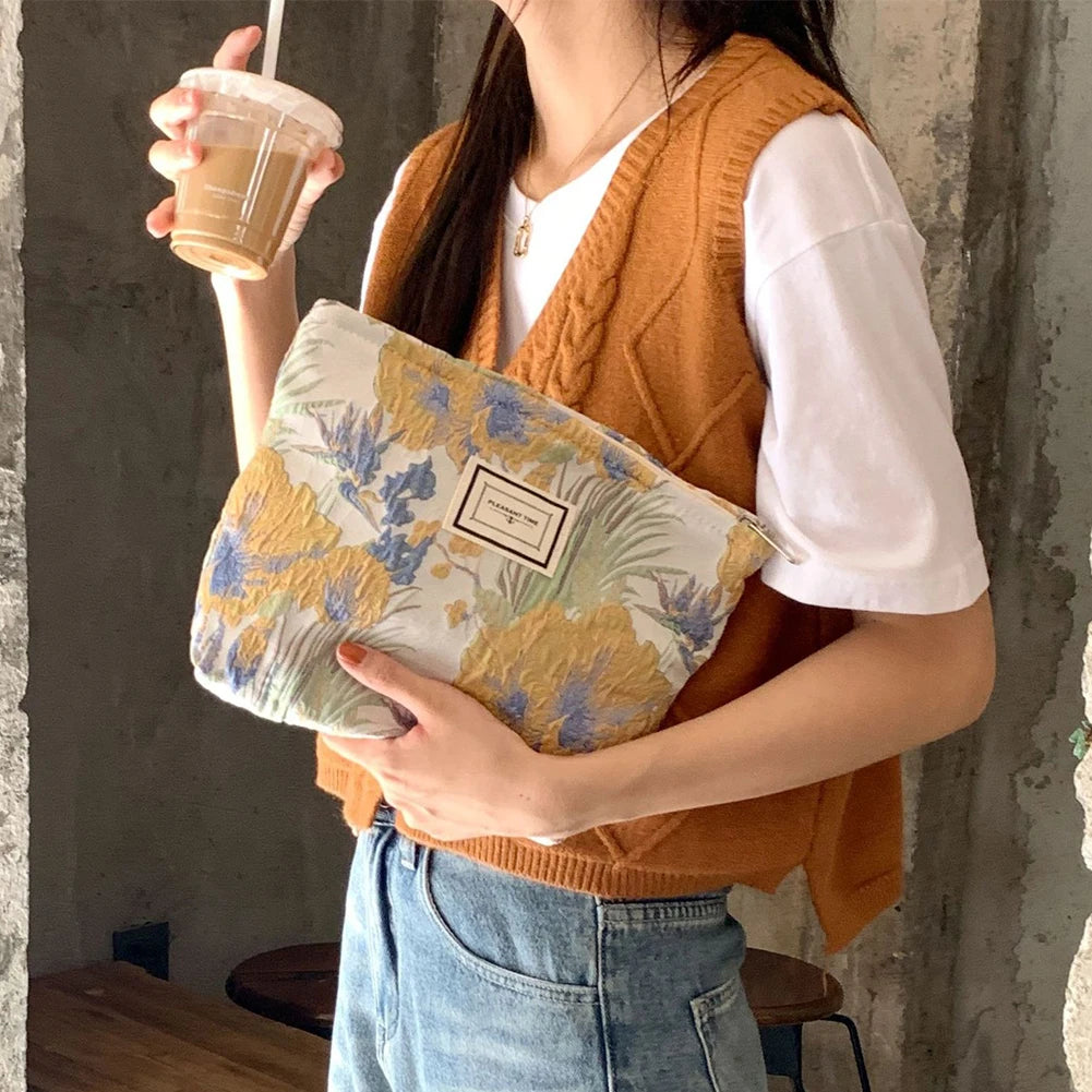 Storage Organizer Floral Puffy Quilted Makeups Bags Flower Printed Cosmetic Pouch Large Travel Cosmetics Bag Makeup Accessory
