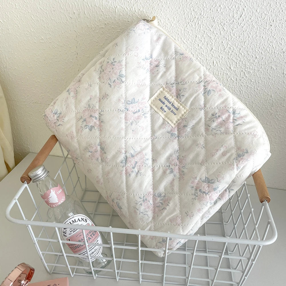 Storage Organizer Floral Puffy Quilted Makeups Bags Flower Printed Cosmetic Pouch Large Travel Cosmetics Bag Makeup Accessory